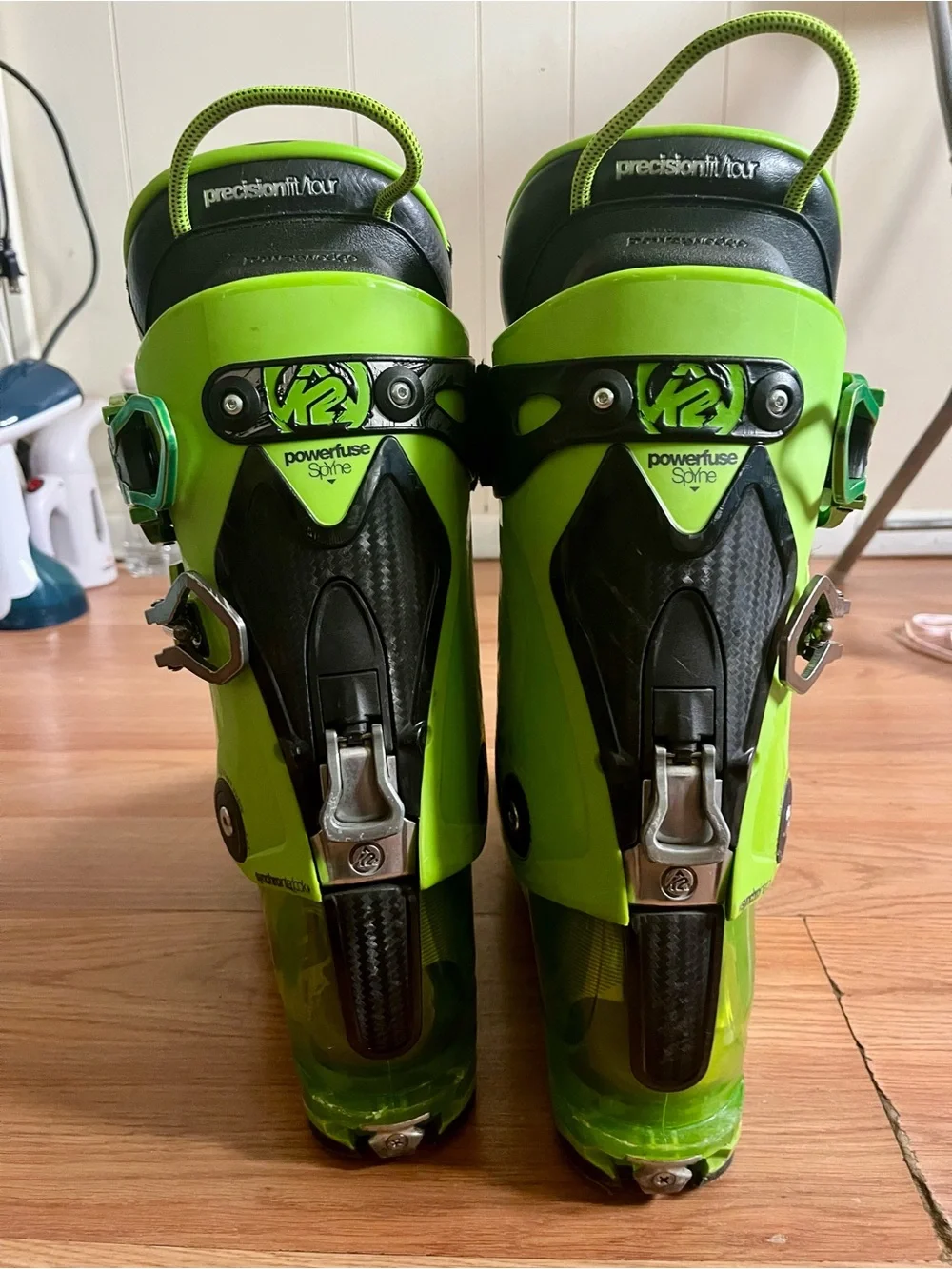 Pinnacle 130 Men's AT Ski Boots - Neon Green (100 mm)